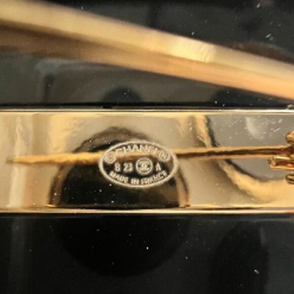 Chanel Watch Face Enamel Brooch Fall/Winter 2023 (CCXX017) - Picture 5 of 5